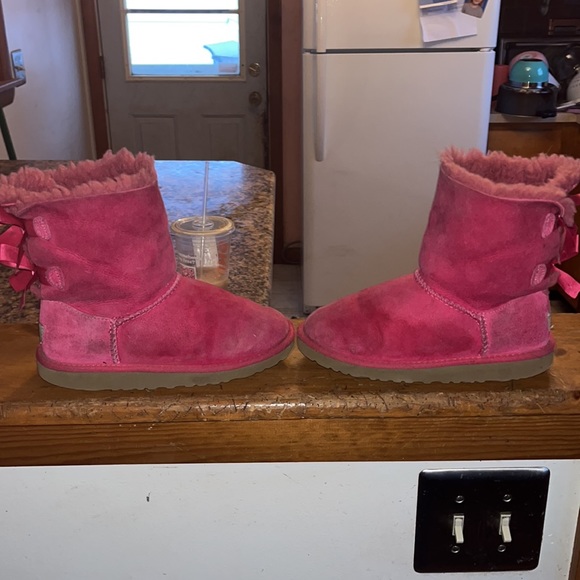 Pink UGGS - Picture 4 of 8